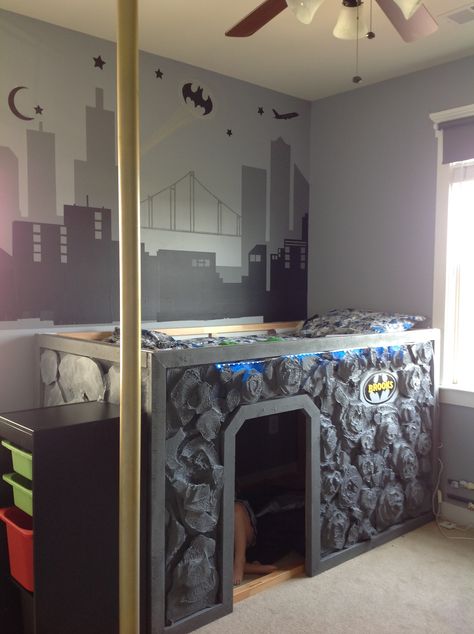 Superhero bed - Bat Cave bed in Brooks room. Used Ikea Kura bed, and designed from there... Batman Playhouse, Superhero Bed, Batman Decorations, Batman Bedroom, Batman Room, Bedrooms Furniture, Batman Decor, Colorful Walls, Marvel Room