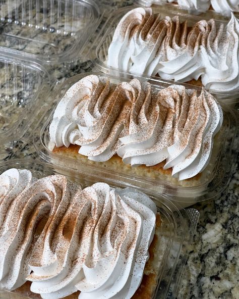 Tres leches disponibles 🩷 #pzo Holiday Tres Leches Cake, Individual Tres Leches Cake, Tres Leches Birthday Cake Decoration, Tres Leches Cake Decoration, Tres Leches Cups, Mini Tres Leches Cake, 3 Leches Cake, Sweets Business, Pastel Tres Leches