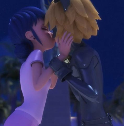 Cat Noir And Marinette, Ladybug E Catnoir, Catnoir And Ladybug, Miraculous Ladybug Kiss, Marinette Et Adrien, Adrian And Marinette, Noir Movie, Ladybug And Cat Noir, Miraculous Ladybug Oc