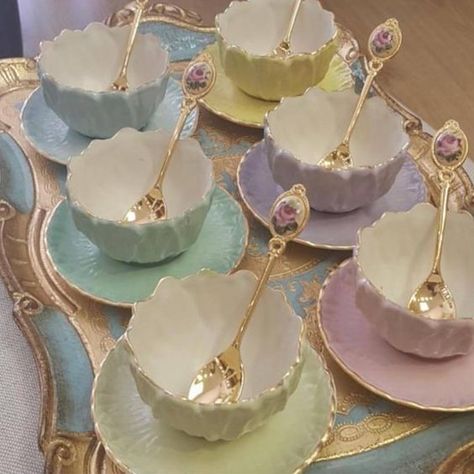 Crockery Design, Decoration Shabby, Tafel Decor, Keramik Design, Cute Kitchen, Tiered Cake Stand, Pastel Aesthetic, High Tea, Kitchen Stuff