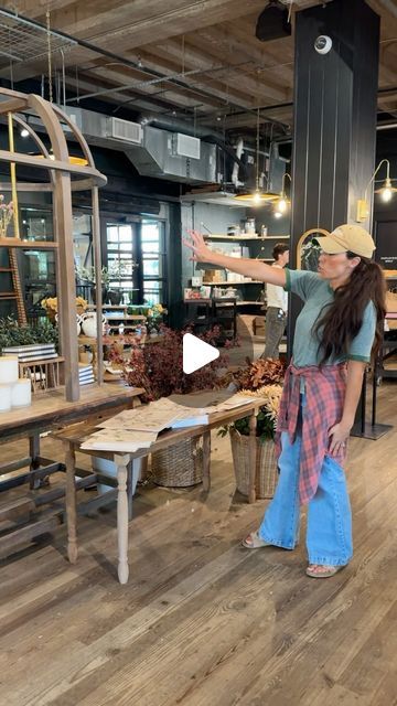 Joanna Gaines on Instagram: "Our @magnolia visual team made all my herbarium dreams come true in the shop for fall! So many of these dried florals came from my garden here at the farm and I just love the visual reminder of how the garden is the gift that keeps giving, season after season. Come see this pretty place in person here at the Silos! Excited for you to see how fall came to life here at @magnolia ✨

Read: Fall issue of Magnolia Journal on newsstands and available online Aug 23

Shop: see our new fall product in store or online at magnolia.com

Eat: try our new fall faves at Silos Baking Co, Magnolia Press, and Magnolia Table here in Waco

@visitmagnolia" Joanna Gaines Thanksgiving Table, Magnolia Farms Joanna Gaines, Joanna Gaines Thanksgiving, Magnolia Fall Decor, Joanna Gaines Garden, Joanna Gaines Instagram, Joanna Gaines Kitchen, Magnolia Press, Silos Baking Co