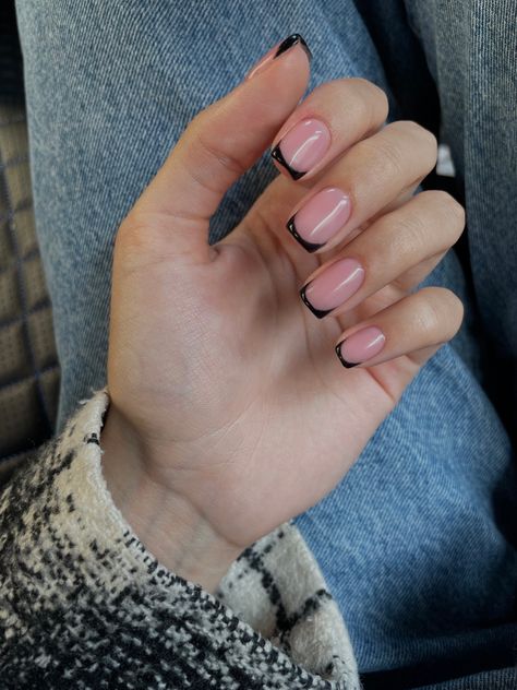 Dusty Pink And Black Nails, Black French Tip Biab, Pink Base And Black French Tip Nails, Black Micro French Tip Nails, Dusty Pink Nails, Black French Manicure, Short Natural Nails, Black French Nails, Black French Tip