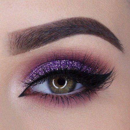 Trucco Smokey Eye, Prom Makeup For Brown Eyes, Younique Mascara, Make Up Designs, Tutorials Makeup, Purple Eye Makeup, Purple Makeup, Eye Makeup Designs, Simple Eye Makeup