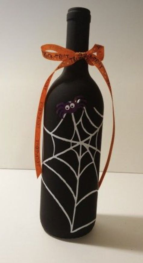 Halloween Wine Bottles, Holiday Wine Bottles, Wine Bottle Project, Wine Bottle Glasses, Liquor Bottle Crafts, Halloween Bottles, Wine Bottle Corks, Bottle Ideas, Halloween Wine