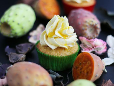 It’s time for some cupcakes again! Let me show you, what nice things can come out of something prickly as a hedgehog :P Pear Cupcakes, Prickly Pear Recipes, Pear Desserts, Cactus Recipe, Cactus Cookies, Cupcakes Strawberry, Cupcakes Oreo, Cupcakes Christmas, Georgetown Cupcakes