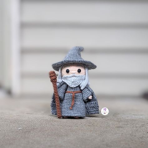 Gandalf Crochet Free Pattern, Crochet Lotr Pattern, Lord Of The Rings Amigurumi, Crochet Lord Of The Rings Free Pattern, Lord Of The Rings Ornament, Lord Of The Rings Crochet Patterns Free, Hobbit Crochet Patterns, Dnd Amigurumi, Lotr Crochet Patterns Free