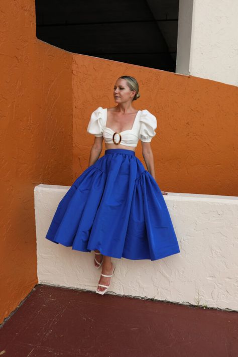 Top For Skirt, Skirt And Top Outfits, Blue Satin Skirt, Summer Couture, Skirt Ruffles, Blair Eadie, Chic Skirt, Feminine Skirt, Mid Calf Skirt