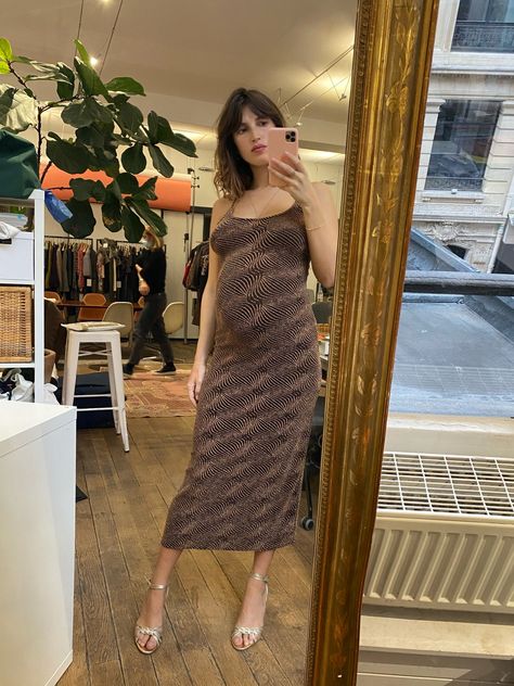 How To Ace Pregnancy Style Like A Parisian With Jeanne Damas | British Vogue Chic Pregnancy Style, Jean Damas, Jeanne Damas Style, Summer Pregnancy Outfits, Modern Parisian, Lurex Dress, Maternity Chic, Pregnancy Style, Jeanne Damas