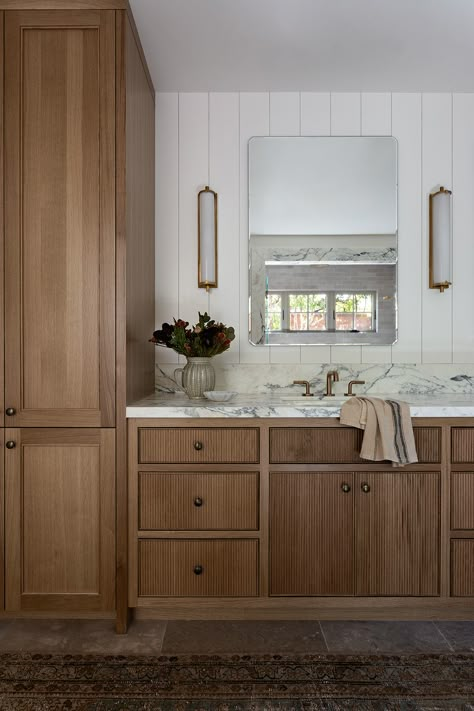 In Los Gatos, CA, Ling Law Creates a Modern Organic Sanctuary | Rue Farmhouse Bathrooms, Wood Bathroom Vanity, Primary Bathroom, Primary Bath, Upstairs Bathrooms, Wood Vanity, Modern Organic, Bathroom Renos, Bath Ideas