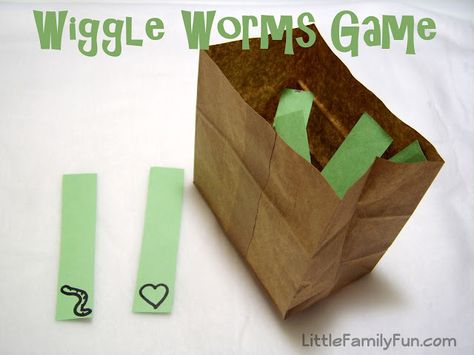 Easy game to get the wiggles out! Fun for kids in classes, groups, parties, families. Wiggle Worm Game, Draw Hearts, Toddler Circle Time, Wiggle Worm, Circle Time Games, Circle Time Activities, Preschool Circle Time, Wiggle Wiggle, Group Hug