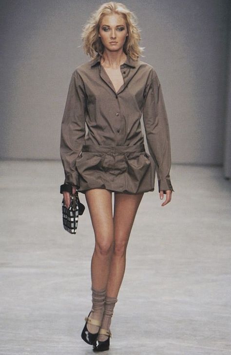 2001 Fashion, Taylor Russell, 90s Runway Fashion, Vintage Runway, Sydney Sweeney, Runway Collection, Bella Hadid, Couture Fashion, 90s Fashion