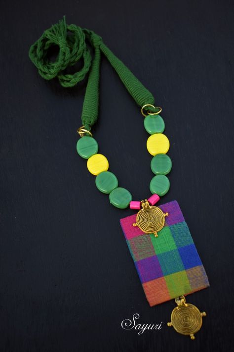 Navratri Ornaments, Fabric Necklaces, Terracotta Jewellery Designs, Diy Necklace Making, Checkered Fabric, Diy Fabric Jewellery, Fabric Jewellery, Diy Jewelry Necklace, Fabric Earrings