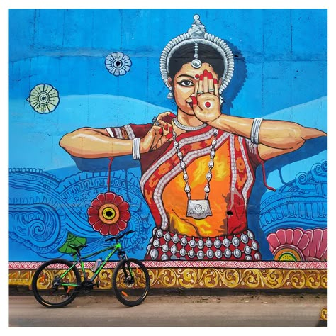 Where walls speak the opulence of tradition, where mudras narrate the craft of culture, and where expressions echo the love for arts, there comes the mesmerizing artform called Odissi! This wall graffiti in the heart of Cuttack in Odisha beautifully transports you to the roots of this place. Next time when you are here, do not forget snapping a picture perfect moment here! PC: Prayash Pradhan Odisha Art Painting, Odisha Culture Drawing, Indian Graffiti, Odisha Culture, Odisha Art, Fest Decor, Hair Rendering, Indian Culture And Tradition, Wall Graffiti