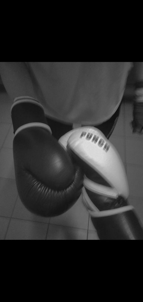 Boxer Aesthetic, Boxe Thai, Boxing Girl, Sports Aesthetic, Boxing Workout, Girly Pictures, Cute Selfie Ideas, Poses For Pictures, Muay Thai