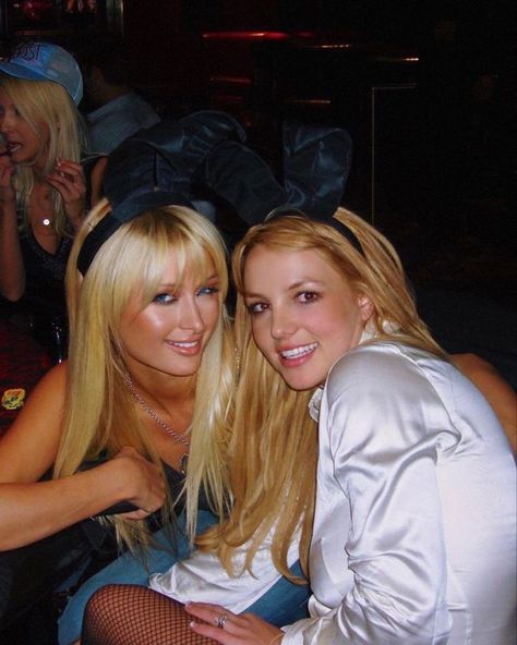 Paris Hilton Partying, Britney Spears And Paris Hilton, Messages For Best Friend, Happy 39th Birthday, Best Friend Engagement, Paris Hilton Aesthetic, Paris Hilton 2000s, Engagement Instagram, Message For Best Friend