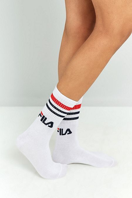 FILA Plain White Socks 3-Pack Fila Outfit, Dri Fit Socks, Aesthetic Socks, Sock Outfits, Socks And Heels, Tumblr Outfits, White Socks, Striped Socks, Streetwear Men Outfits