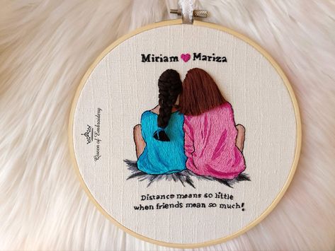 Friend Embroidery Gift Ideas, Best Friends Embroidery, Friendship Embroidery, Hair Embroidery, Embroidery Items, Embroidery Hoop Art Diy, Calendar Craft, Clothes Embroidery Diy, Friends Illustration