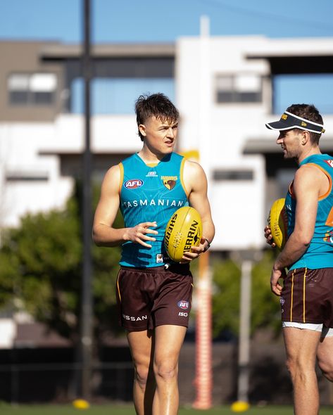 Hawthorn Football Club | Last sesh before Radelaide 🎯 | Instagram Jack Ginnivan Hawthorn, Jack Ginnivan, Afl Hawthorn, Hawthorn Football Club, Hawthorn Hawks, July 25, Hawks, Football Club, Basketball