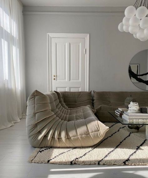 Togo Sofa, Ligne Roset, Living Room Inspo, Room Inspiration Bedroom, Interior Inspo, Living Design, 인테리어 디자인, Room Interior, Room Inspo