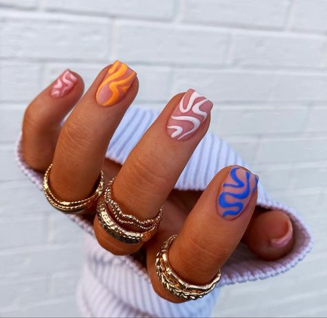 Free Hand Nail Art, Hand Nail Art, Nail Design Glitter, Minimal Nails, Cute Gel Nails, Dream Nails, Fire Nails, Funky Nails, Pretty Acrylic Nails