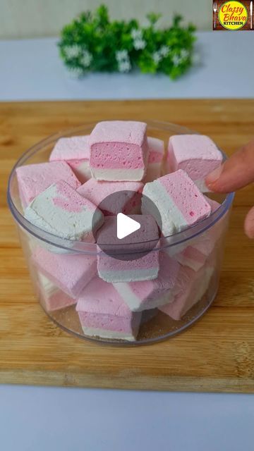 CLASSY BHAVA KITCHEN on Instagram: "😮My First Ever Marshmallow Recipe🍥🎁🥳🎉Trending, Viral and Homemade Kids Favourite Marshmallow ❄️🎁️🎁 #marshmallows #marshmallow #marshmello #homemademarshmallows #marshmelloweasyrecipe #howtomakemarshmellows #howtomakemarshmallowcookies #cake #dollcake #newdollcake #dollcakedesigns #howtomakecake #viralreel #trendingreel #instatrendingcake #metatrendingcake #meta #classybhavakitchen #classybhavakitchencake #viralpost #trendingreelsvideo #newreels #instagram #instafoodie #facebook #Facebookme #facebookcakes #doublechocolate" Marshmello Recipe, Marshmallow Whipped Cream, Make Marshmallows, Doll Cake Designs, Marshmallow Recipe, Marshmallow Cake, How To Make Marshmallows, Chocolate Cake Designs, Book Cakes