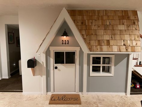 Basement Stairs Playhouse, Closet Playhouse Diy, Closet Into Playhouse, Basement Playhouse Ideas, Under Steps Playhouse, Understairs Playhouse Diy, Play House Under The Stairs, Closet Playroom Ideas, Under Steps Play Area