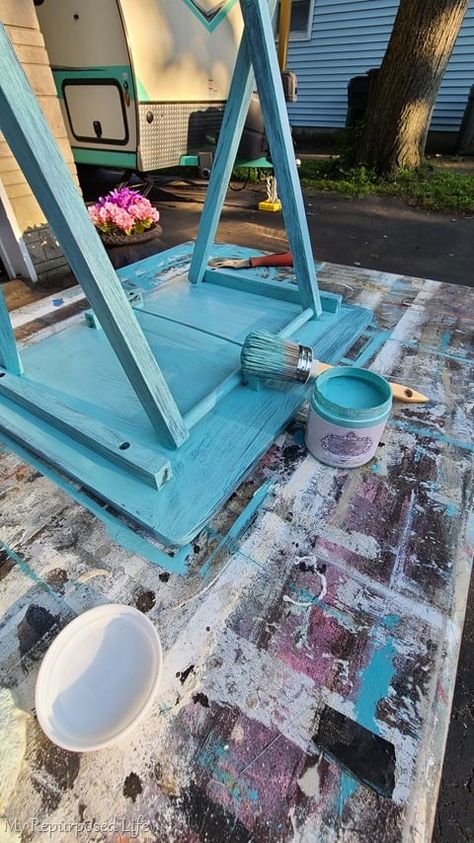 This quick and easy t.v. tray table makeover is a great way to update any old wooden furniture. Tips for painting, distressing & stenciling. #MyRepurposedLife #repurposed #tvtray #table #allinonepaint #chalkcouture #chalkpaste #transfer #enjoythelittlethings Wooden Metal Table, Antique Kitchen Table Makeover, Old Table Makeover Diy Projects, Farmhouse Tv Trays, Tray Table Makeover, Painted Tv Trays, Coffee Table Makeover Diy, Diy Decoupage Furniture, Tv Tray Makeover