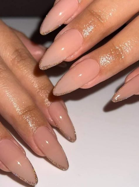 Matte Neutral Nails Almond, Simple Hair For Party, Ombre Beige Nails, Gold Beige Nails, Beige Ombré Nails, Gold And Beige Nails, Almond Beige Nails, Beige Gold Nails, Rose Beige Nails