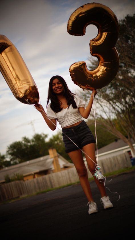 13 Birthday Picture Ideas, 13 Photoshoot, Birthday Photoshoot Inspiration, Birthday Picture Ideas, Asthetic Pics, Birthday Pic, Birthday Picture, 13 Birthday, 13th Birthday Party