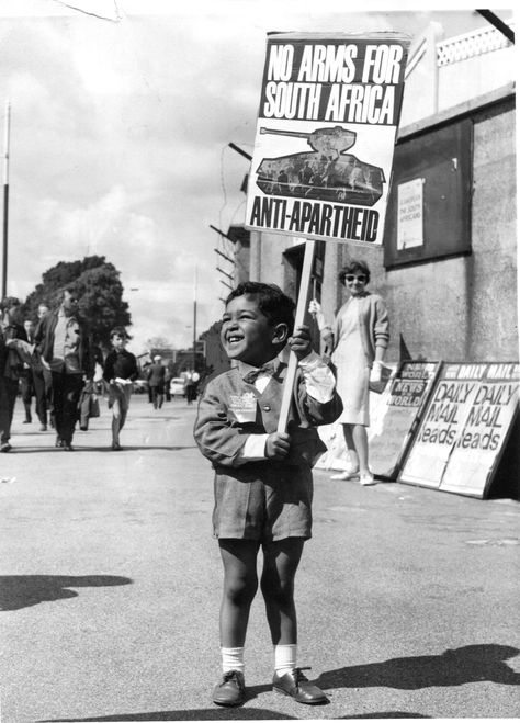 Forward to Freedom: South Africa's Anti-Apartheid Movement historical archive – in pictures South America History, South African History, Africa Photography, History Project, Africa Do Sul, Jim Crow, St Helens, New Africa, History Pictures