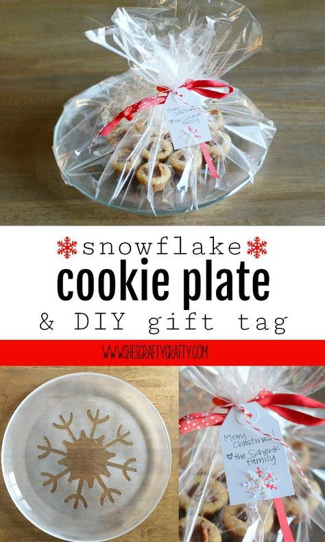 Christmas Treat Plates Gift Ideas, Christmas Plate Gift Ideas, Gift Plates Ideas, Cookie Plate Gift Packaging Ideas, Diy Gift Tag, Home Decor Crafts Diy, Snowflake Gift Tags, Decor Crafts Diy, Snowflake Cookie