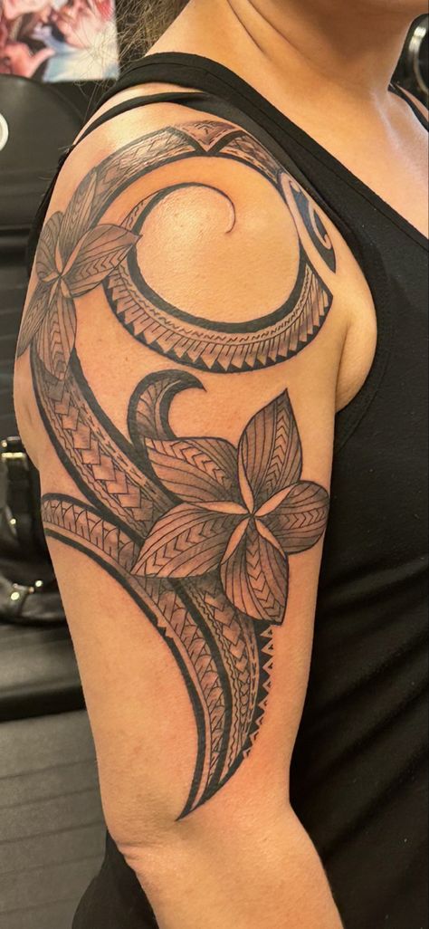 Tuufuli Art Women Samoan Tattoo, Samoan Shoulder Tattoo For Women, Guamanian Tattoos, Trible Tattoo Women Arm, Polynesian Tattoos Women Back, Samoan Tattoo Women, Aloha Tattoo, Tahitian Tattoo, Trible Tattoos