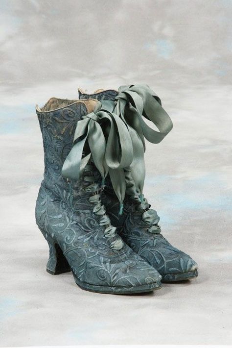 Victorian Shoes, Victorian Boots, Protection Spell, Witchy Things, Witchy Stuff, Witchy Woman, Moda Vintage, Dieselpunk, Historical Clothing