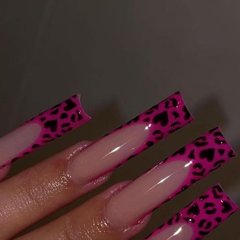 𝙳𝙰𝚁𝙸𝙰𝙽𝙰 ♡ 𝙱𝙰𝚈 𝙰𝚁𝙴𝙰 𝙽𝙰𝙸𝙻 𝚃𝙴𝙲𝙷 on Instagram: "This combo > 🐆💖🎀" Cheetah Print Nails, Cheetah Nails, Acrylic Nail Set, Hard Nails, Leopard Print Nails, Nail Time, Long Nail Designs, Leopard Nails, Animal Nails