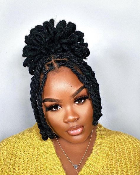 Knotless Braids Length Chart, Hair Business Photoshoot, Braids Length Chart, Dreadlocks Styles For Ladies, Knotless Braids Length, Hair Business Photoshoot Ideas, Dreadlocks Hairstyles For Ladies, Short Dreadlocks Styles, Dreads Styles For Women