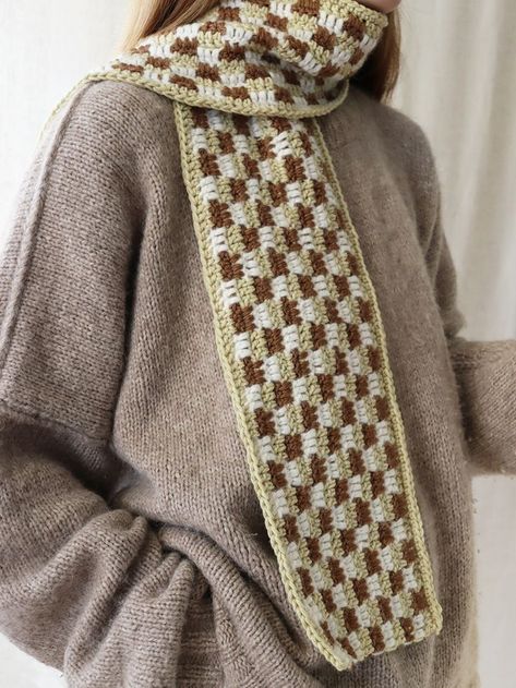 3 Color Crochet Scarf, Autumn Scarf Crochet Pattern, Simple Crochet Accessories, Checkered Crochet Scarf, Black And White Crochet Scarf, Striped Scarf Crochet Pattern, Crochet Scarf Aesthetic, Crochet Scrap Yarn Projects, Young Grandma