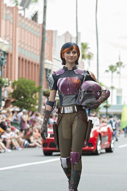 Sabine Wren | website instagram | Matt | Flickr Star Wars Cosplay Women, Clan Wren, Bo Katan, Sabine Wren, Leia Star Wars, Mandalorian Armor, Costume Making, Star Wars Princess, Star Wars Halloween