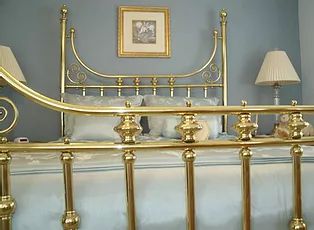 How To Polish Brass, Brass Headboard, Brass Bed Frame, Brass Kitchen Sink, Repurpose Furniture, Bed Parts, Brass Furniture, Old Beds, Brass Bed