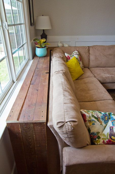 10 Ways to Squeeze Furniture Into Small Spaces.  I hate the pallet look but the concept would look nice in the living room if there isn't enough space to build a low bookshelf that doubles as seating., Diy Console, Diy Console Table, Decor Ikea, Real Estat, Funky Decor, Small Space Diy, Space Furniture, Into The Woods, Style At Home