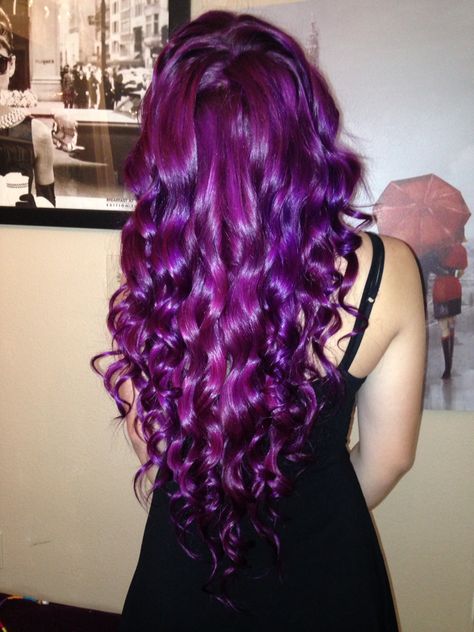 Outfits That Go With Purple Hair, Electric Purple Hair, Purple Curls, Fuschia Hair, Bright Purple Hair, Hairstyle Girls, Dark Purple Hair, Plum Hair, Semi Permanent Hair Dye