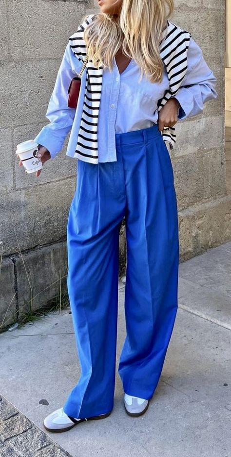 Chambray Trousers Outfit, Sky Blue And Black Outfit, Blue Pants Street Style, Blue On Blue Outfit, Bright Blue Pants Outfit, Bright Blue Trousers Outfit, Trendy Denim Blue Trousers, How To Style Blue Pants, Bright Blue Outfit