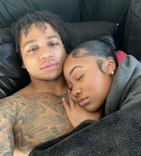 Girlfriend And Boyfriend Goals, Athletic Aesthetic, Social Story, Couple Goals Teenagers Pictures, Black Love Couples, Black Couples Goals, Couples Vibe, Cute Relationship Photos, Cute Couple Poses