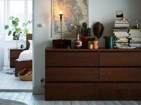 A medium brown MALM 6-drawer dresser Storage Ideas Small Spaces, Organization Ideas For The Home Diy, Storage Ideas Bedroom, Home Calendar, Brown Chest Of Drawers, Storage Ideas Organizing, Dollar Store Organization Ideas, Store Organization Ideas, Small Spaces Organization