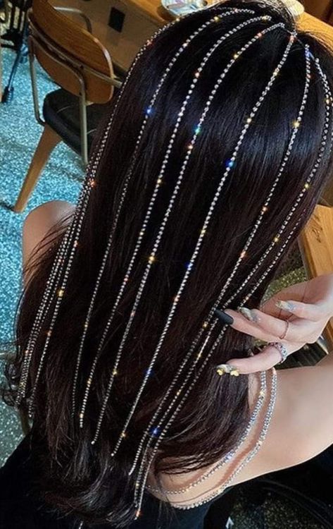 Head Pieces For Prom, Hair Styles With Hair Jewelry, Hair Gems Rhinestones, Braids With Jewels, Stylish Jewelry Accessories, Vintage Indian Jewelry, Sparkly Hair Accessories, Diamond Hair, Very Simple Mehndi Designs