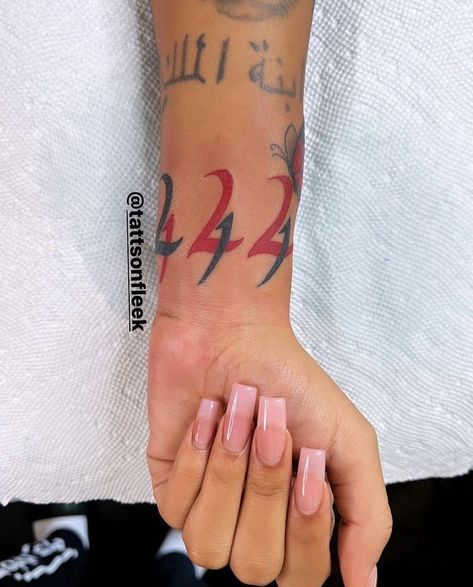 Claw Tattoo Women, 444 777 Tattoo, Atlanta Buckhead, Piercing Inspiration, Arm Sleeve Tattoos For Women, Rose Tattoo Sleeve, Mommy Tattoos, Black Girls With Tattoos, Tasteful Tattoos