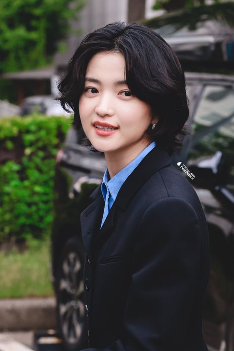 Kim Taeri Short Hair, Kim Tae Ri, Kim Taeri, Kim Tae Hee, Pose Reference Photo, Long Hair Styles Men, Aesthetic Hair, Short Hairstyles For Women, Girl Crush