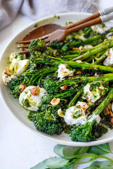 Grilled Broccolini with burrata cheese, toasted hazelnuts and basil oil- a tasty summer side dish perfect for outdoor dinners and gatherings. Brocolini Recipes, Broccolini Recipe, Pescatarian Meals, Grilled Broccolini, Burrata Recipe, Salty Recipes, Winter Salads, Roasted Broccolini, Summer Side Dish