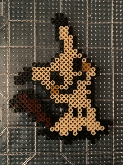 Melty Bead Patterns Pokemon, Peler Beads Anime, Halloween Pokemon Perler Bead Patterns, Fnaf Melty Beads, Ranboo Perler Bead, Black Perler Bead Patterns, Pearler Bead Pokemon, Kandi Patterns Perler, Pochita Perler Beads