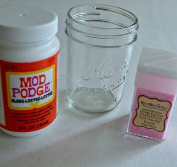 How to make glitter jars Glitter Glass Jars, Glitter Jars Diy, Fairy Jars Diy, Mason Jar Party, Jar Projects, Jars Ideas, Crafts With Glass Jars, How To Make Glitter, Glitter Mason Jars