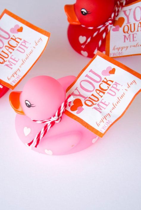 I chews you diy valentine tag by love the day Duck Valentine, Diy Valentine's Gifts For Kids, Valentines Romantic, Daycare Gifts, Valentines Day Cards Diy, Valentines Day Puns, Saint Valentin Diy, Valentines Bricolage, Friend Valentine Gifts